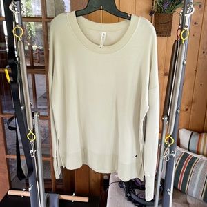 Glyder Cream lounge sweatshirt